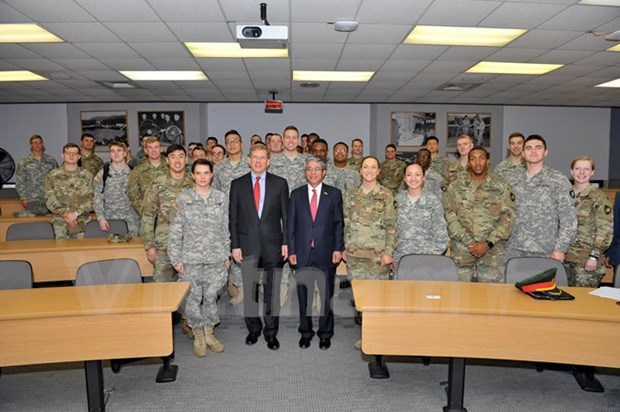 Vietnamese ambassador visits US Military Academy hinh anh 1