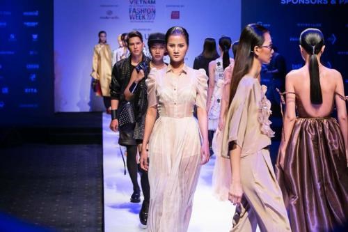 HCM City to host Vietnam Fashion Week Spring-Summer 2017 hinh anh 1