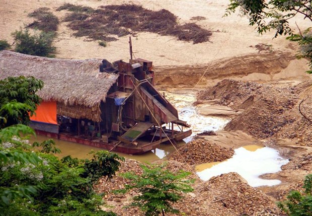 Illegal gold mining in Quang Nam to be scourged hinh anh 1
