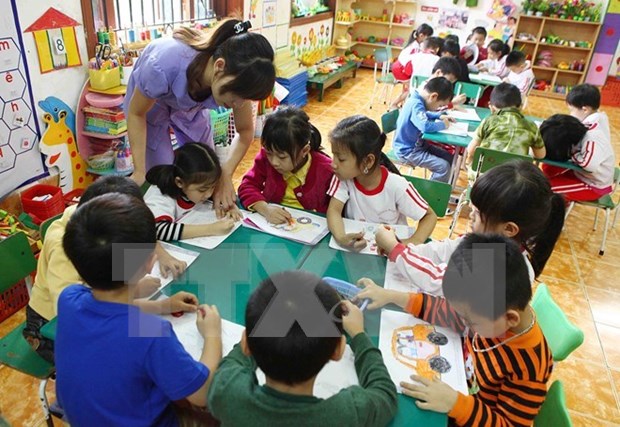 Vietnam makes strides in child education hinh anh 1