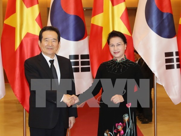 Top legislators talk ways to cement Vietnam-RoK relations hinh anh 1