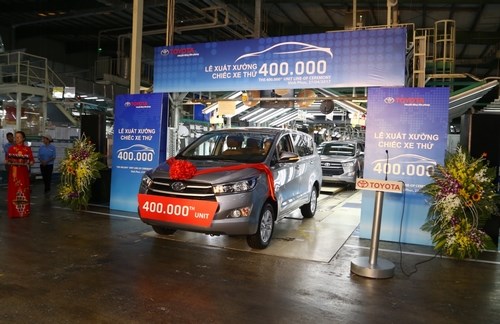Toyota Vietnam produces 400,000th car hinh anh 1