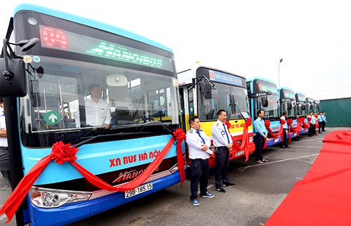 Hanoi to launch 62 new bus routes hinh anh 1