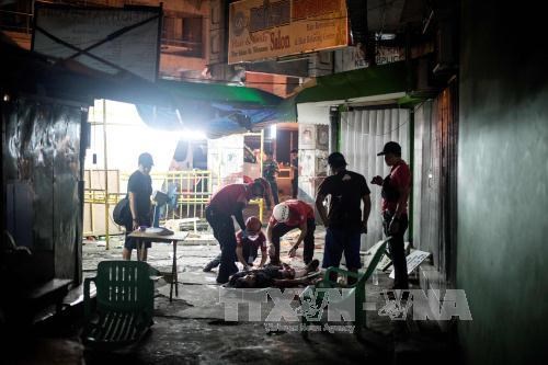 Blast in Manila injures 11 people hinh anh 1