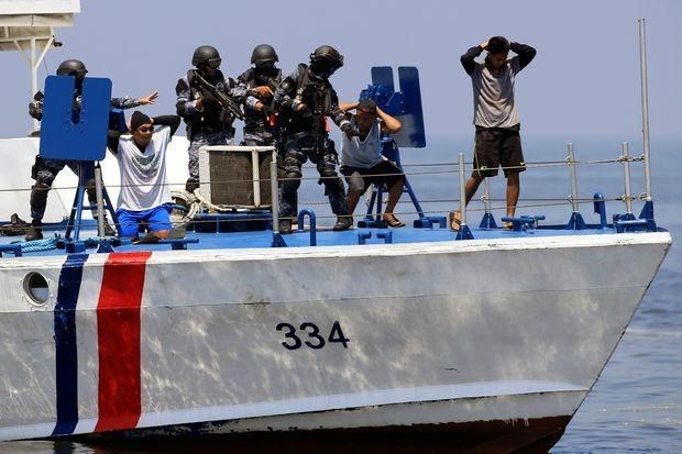 Philippines, Indonesia join hands against piracy hinh anh 1