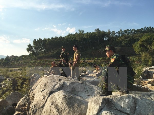 Son La, northern Lao public security forces strengthen ties hinh anh 1