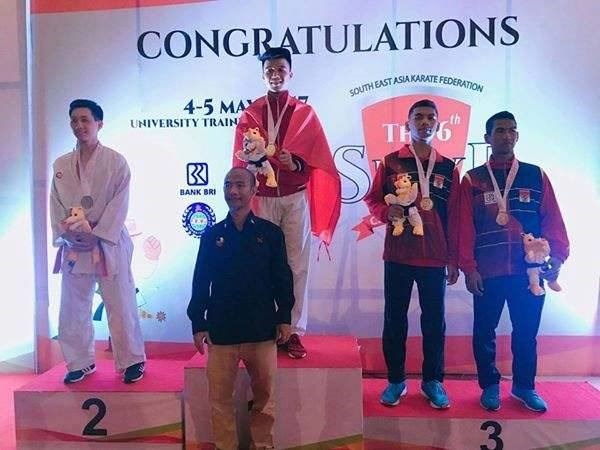 Vietnamese karatekas win 22 golds at regional championship hinh anh 1