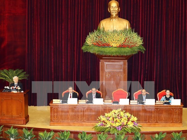 Private sector, Politburo’s performance spotlighted at Party’s meeting hinh anh 1