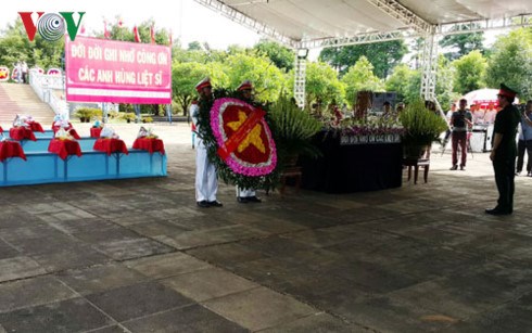 Burial services for soldier remains repatriated from Cambodia hinh anh 1