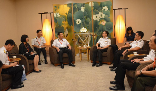 Vietnam, Singapore navies bolster cooperative ties hinh anh 1