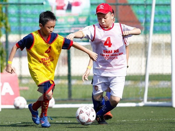Toyota junior football summer camp to select candidates in June hinh anh 1