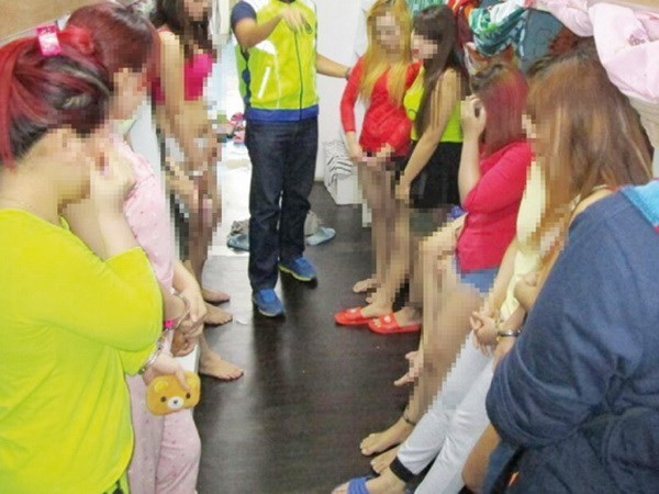 Malaysia intensifies raids on illegal foreign workers hinh anh 1