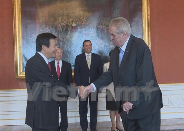 Czech President expects fruitful outcomes in Vietnam visit hinh anh 1