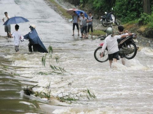 Localities asked to be well prepared for coming rainy season hinh anh 1