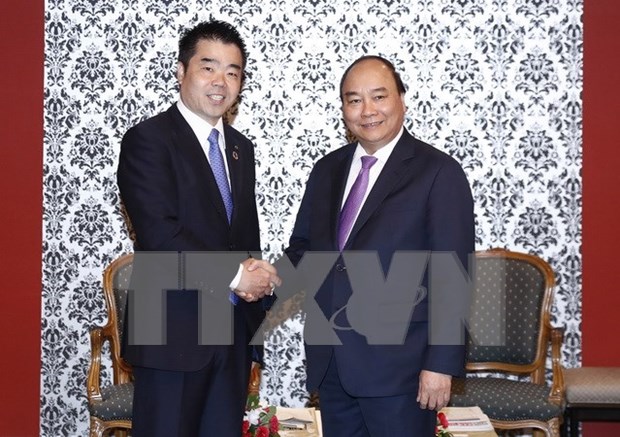 Prime Minister Nguyen Xuan Phuc begins visit to Osaka hinh anh 1