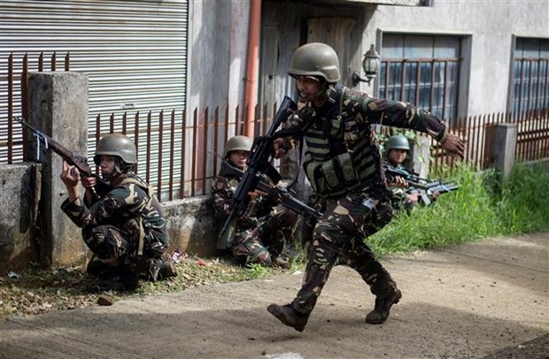 US helps Philippines fight militant groups in Marawi hinh anh 1