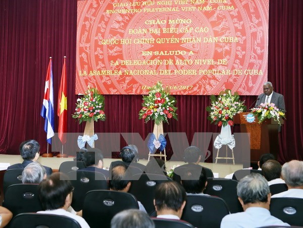 Vietnam-Cuba friendship meeting held in Hanoi hinh anh 1