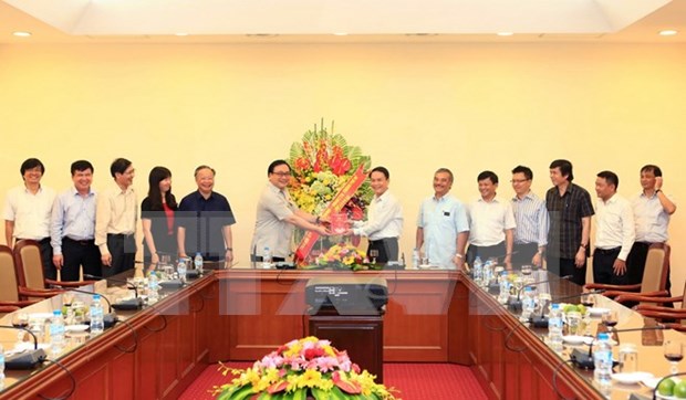 Hanoi Party Secretary congratulates VNA on Journalism Day hinh anh 1