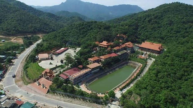 Quang Ninh encourages investors in tourism development hinh anh 1