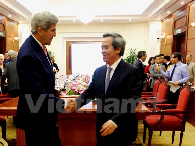 Ex-Secretary of State Kerry pledges US support for VN’s clean energy hinh anh 1