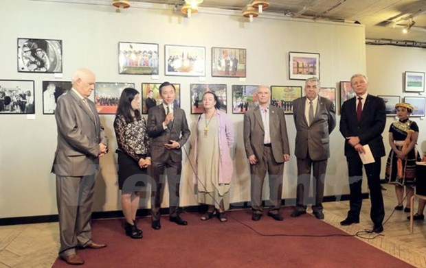 Photos displayed prior to President Tran Dai Quang’s Russia visit hinh anh 1