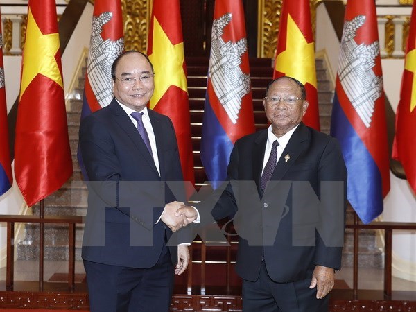 PM Nguyen Xuan Phuc welcomes Cambodian NA President hinh anh 1