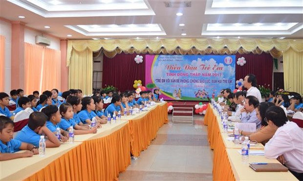 Dong Thap children raise voices against violence hinh anh 1