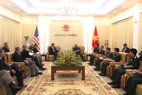 Deputy Defence Minister wants cooperation in addressing war consequences hinh anh 1