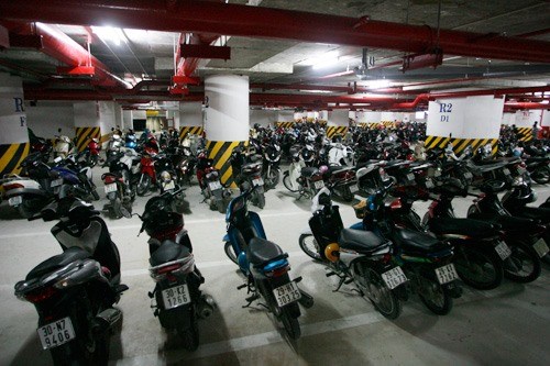 Hanoi to impose parking space rules for high-rises hinh anh 1