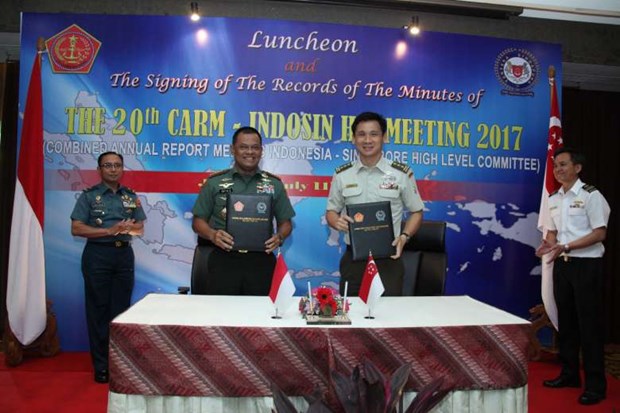 Indonesia, Singapore committed to ASEAN security hinh anh 1
