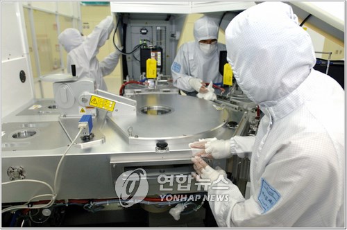 RoK to become leading investor in semiconductor equipment hinh anh 1