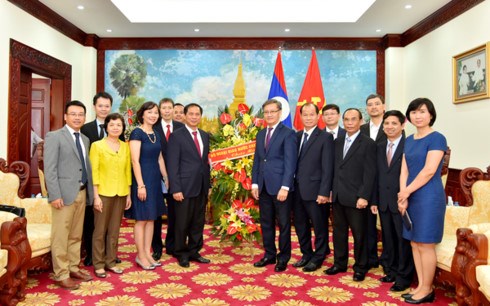 Foreign Ministry, Lao Embassy share joy over Friendship Year 2017 hinh anh 1