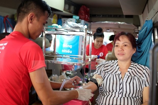 Nationwide blood donation campaign comes to Binh Dinh hinh anh 1