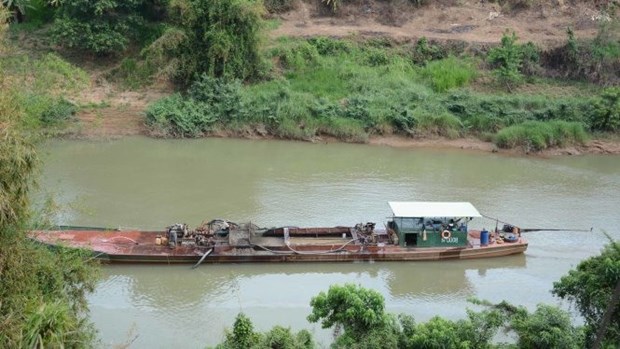 Landslide havoc prompts ban on sand mining in Dong Nai River hinh anh 1
