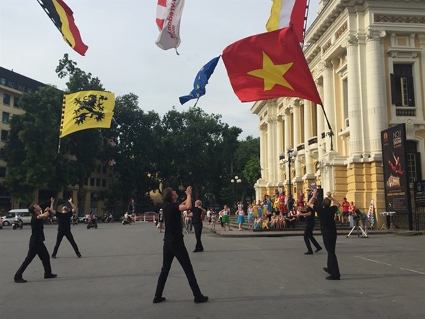 Belgian dance group in Hanoi fusion hinh anh 1