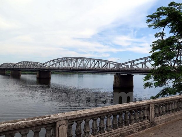 Thua Thien-Hue restores Trang Tien Bridge hinh anh 1