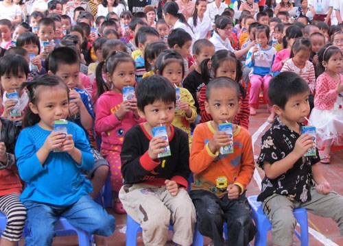 Children in Bac Ninh to benefit from school milk programme hinh anh 1