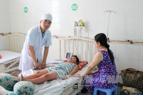 Mekong Delta struggles with shortage of specialist doctors hinh anh 1