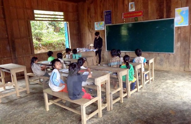 Dak Nong offers free books for poor ethnic students hinh anh 1