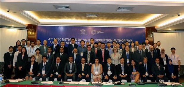 APEC officials continue discussing major issues hinh anh 1