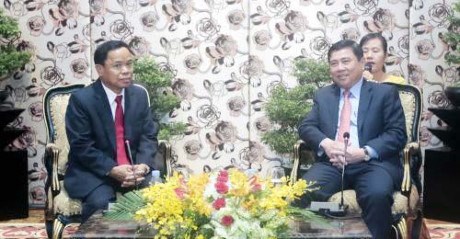 HCM City leader welcomes Lao Party official hinh anh 1