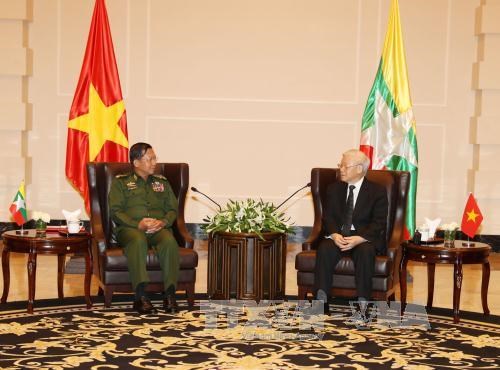 Party leader discusses defence ties with Myanmar military chief hinh anh 1