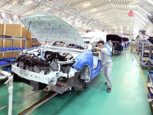 Finance Ministry drafts auto part tax cuts hinh anh 1