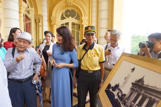 Historic Opera House opens for public tours hinh anh 1