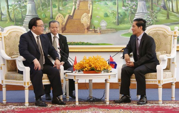 Hanoi, Phnom Penh urged to promote partnership hinh anh 1