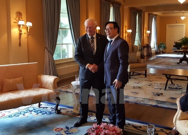 Vietnamese Party delegation visits Canada hinh anh 1