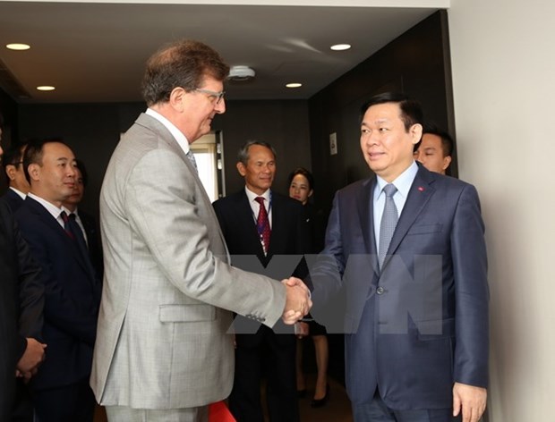 Deputy Prime Minister meets EU leaders hinh anh 1