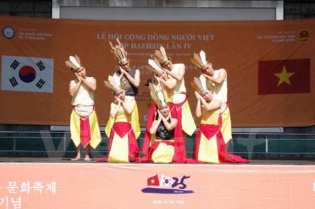 4th Vietnamese Community Festival opens in RoK’s Daejeon city hinh anh 1