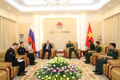 Vietnam tightens ties with Russia, Philippines hinh anh 1