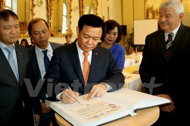Deputy PM’s visit to Slovakia an unabashed success hinh anh 1
